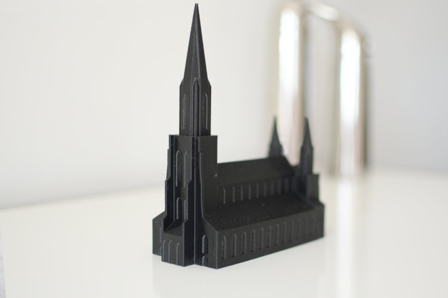 Ein Modell des Ulmer Münsters, dem höchsten Kirchturm der Welt aus Kunstoff, hergestellt via 3D Druckverfahren.